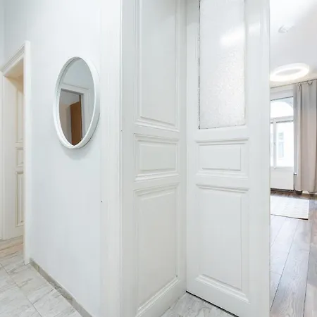 Friendly Apartment Near Wenceslas Square Prague Exterior photo