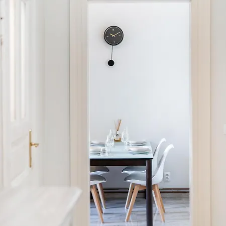 Friendly Apartment Near Wenceslas Square Prague Exterior photo