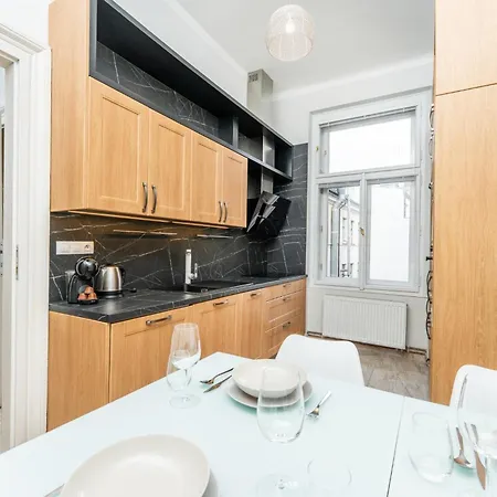 Friendly Apartment Near Wenceslas Square Prague Exterior photo